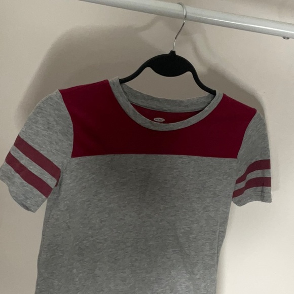 Girl’s Old Navy Tee Size Medium (8) - Picture 3 of 9
